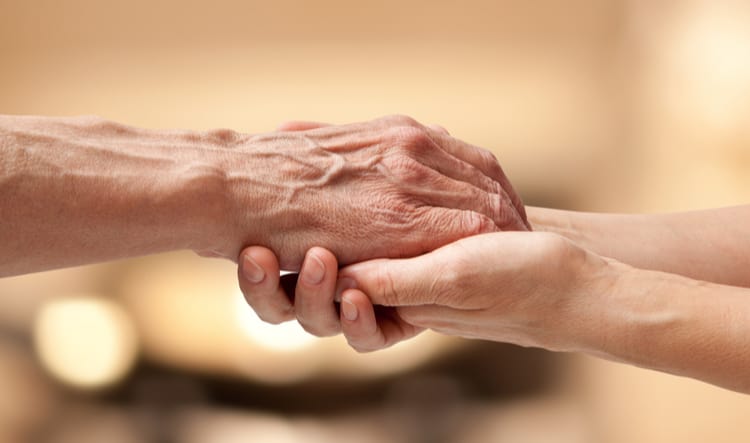 LÃ m tháº¿ nÃ o Äá» chÄm sÃ³c bá» máº¹ bá» bá»nh viÃªm khá»p dáº¡ng tháº¥p?
