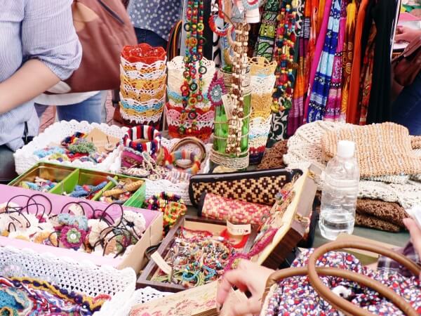 Trang trí cửa hàng bắt mắt, hấp dẫn người xem