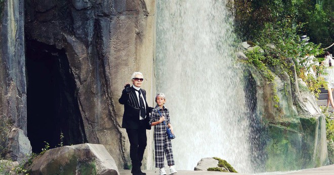 15 show diễn huyền thoại của Chanel dưới thời Karl Lagerfeld khiến giới mộ điệu thổn thức 12