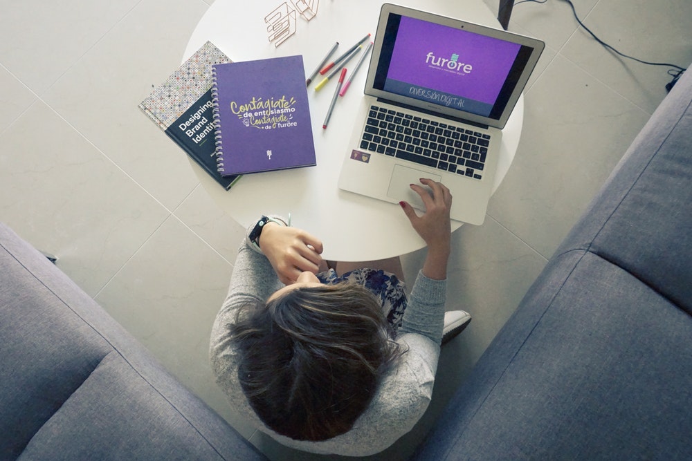 Laptop nhỏ gọn cho nữ