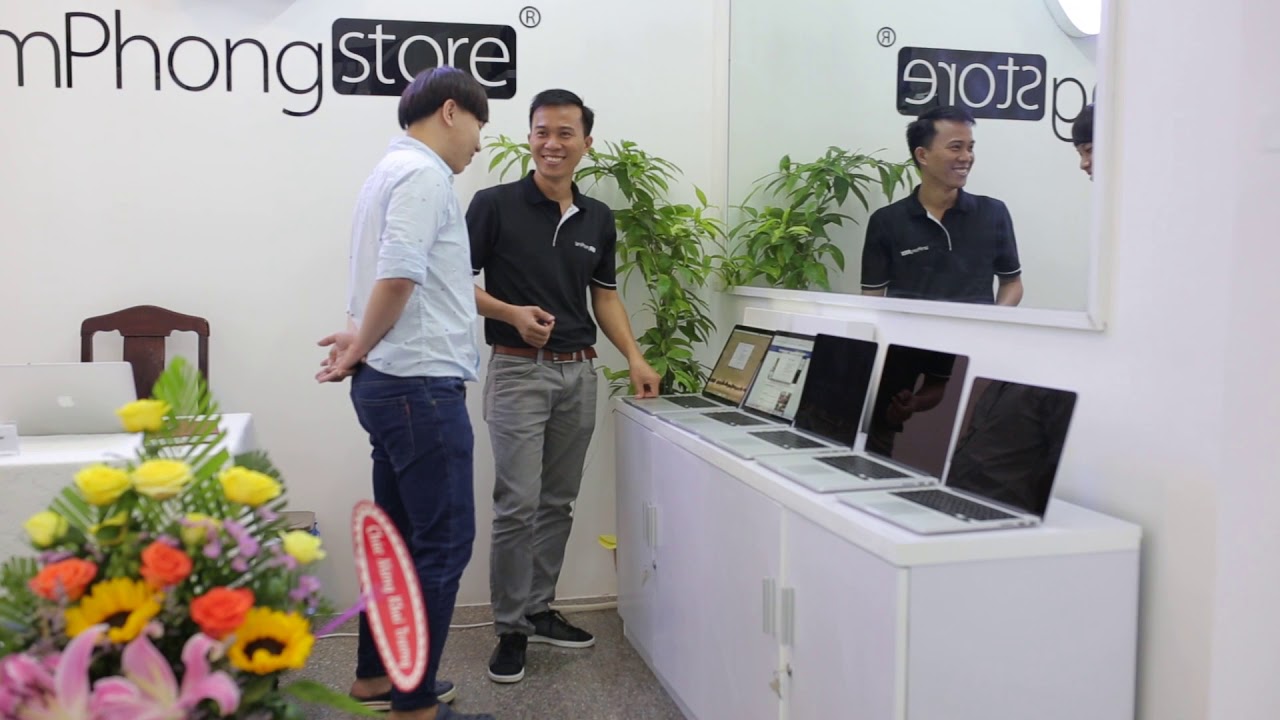 Nhân viên tại LamphongStore luôn nhiệt tình với khách hàng
