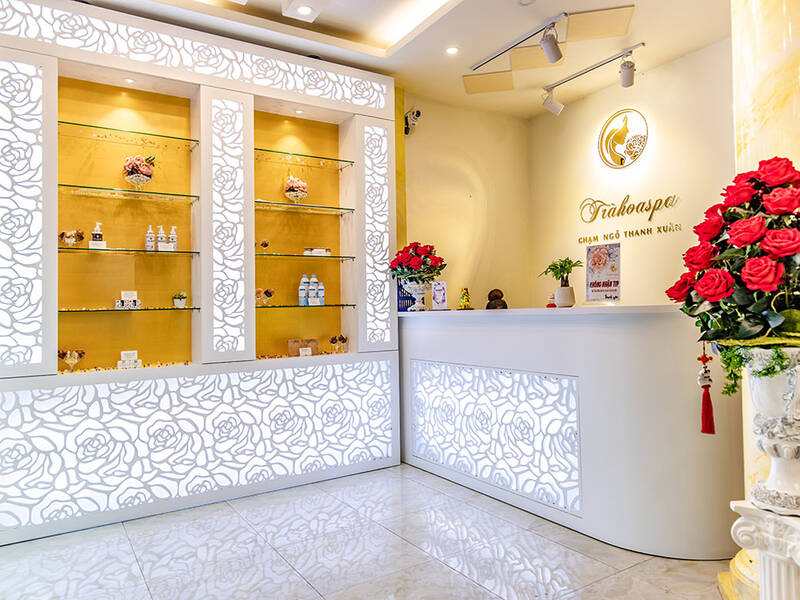 Không gian ở Trà Hoa Spa thực sự gây ấn tượng bởi vẻ đẹp hiện đại và hào nhoáng
