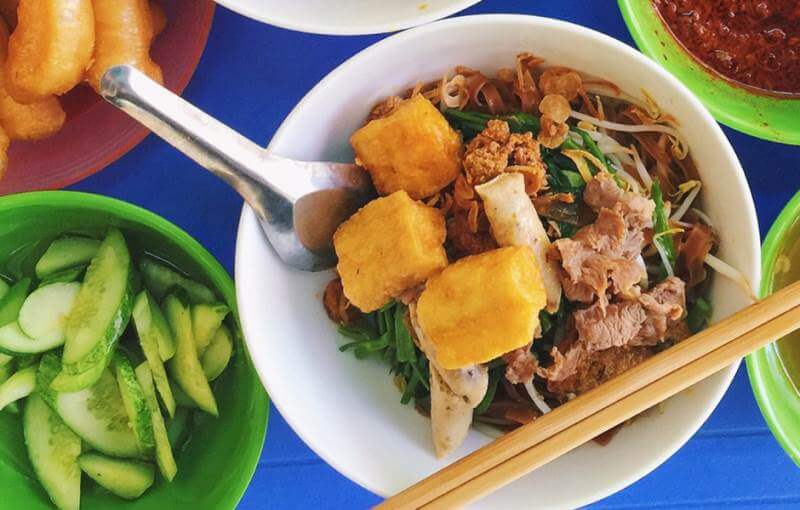 Miến trộn, bánh đa cua Phùng Hưng 