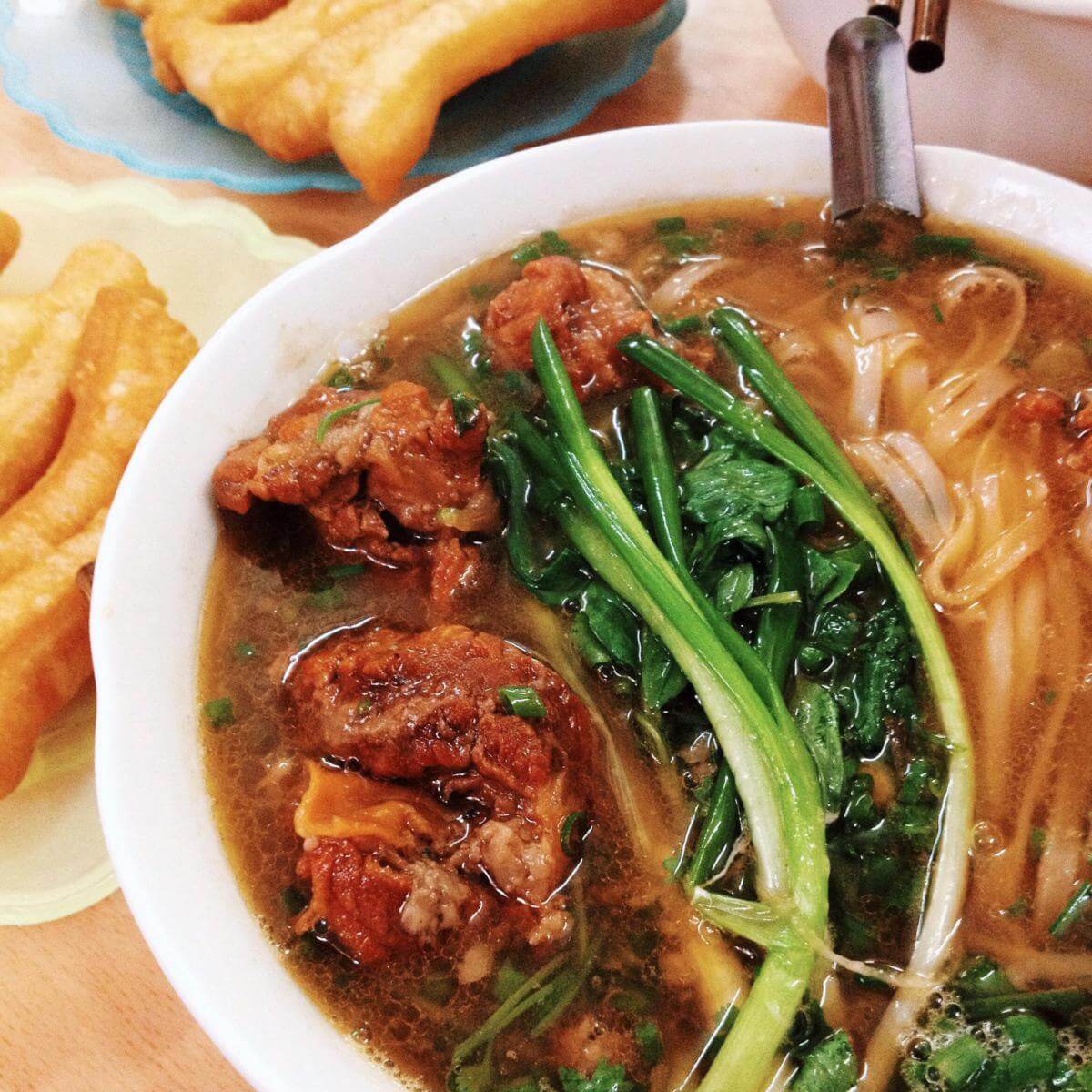 Phở sốt vang - món ăn sáng độc đáo của người Hà Nội