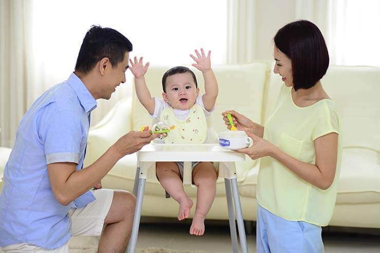 Cho bé ăn dặm đúng cách