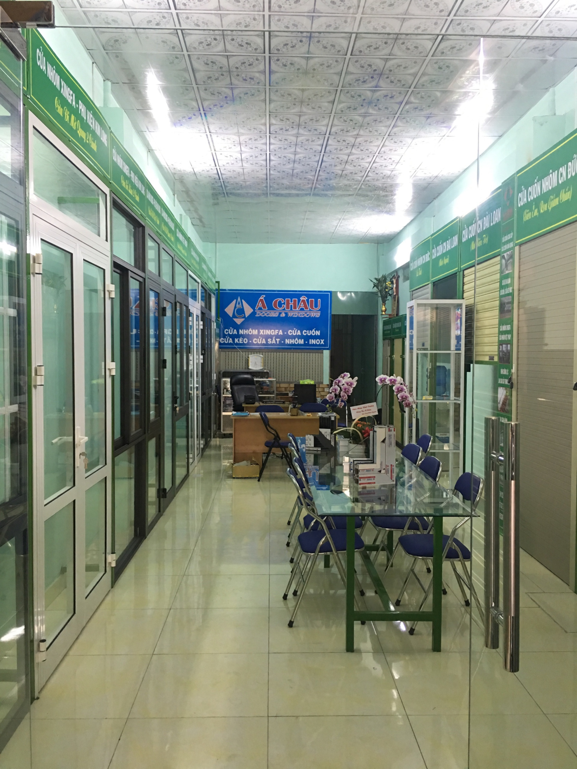 Trưng bày sản phẩm tại Quận 12