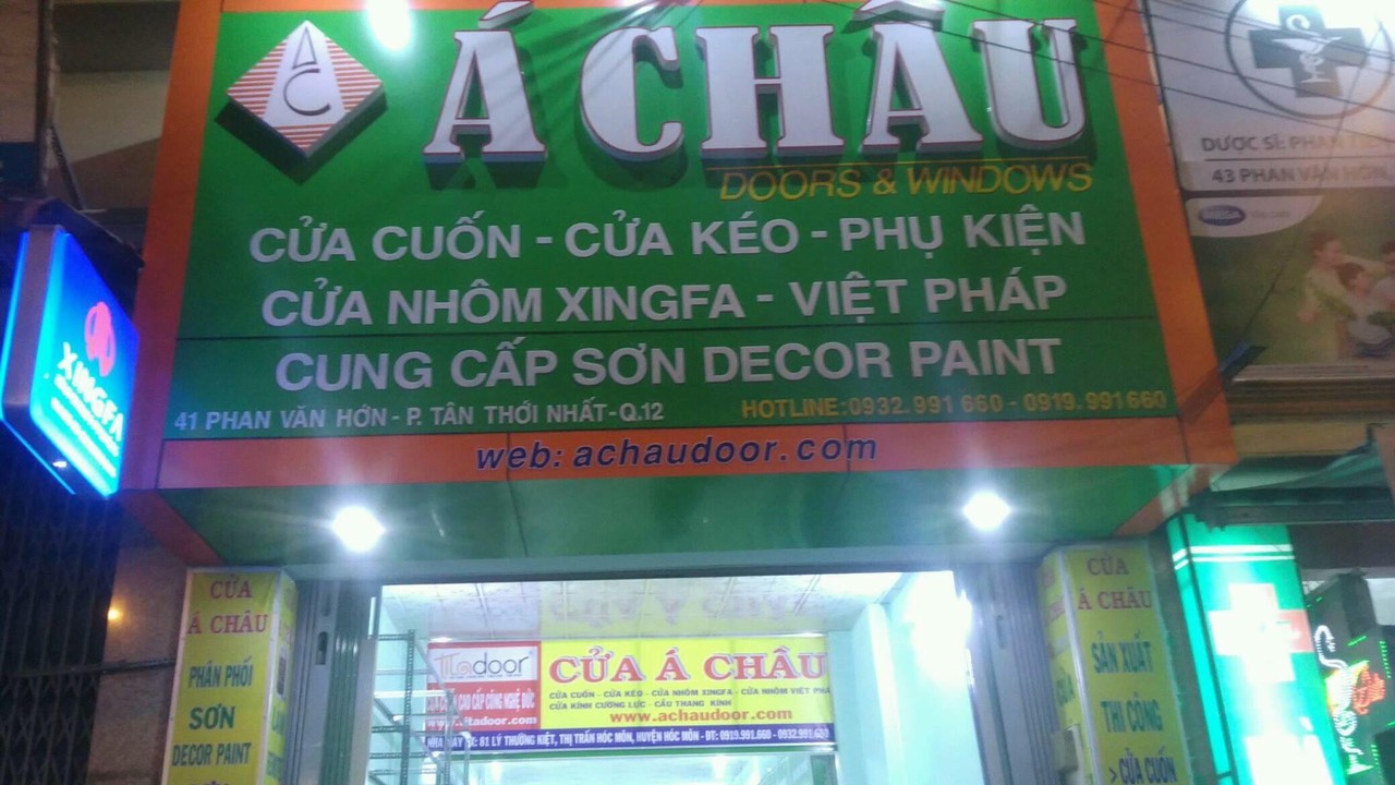 Showroom Á Châu Door tại quận 12