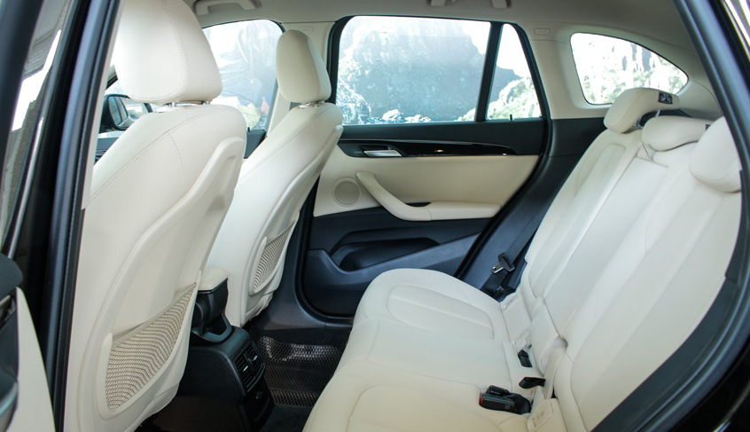 Khoang hành khách xe BMW X1