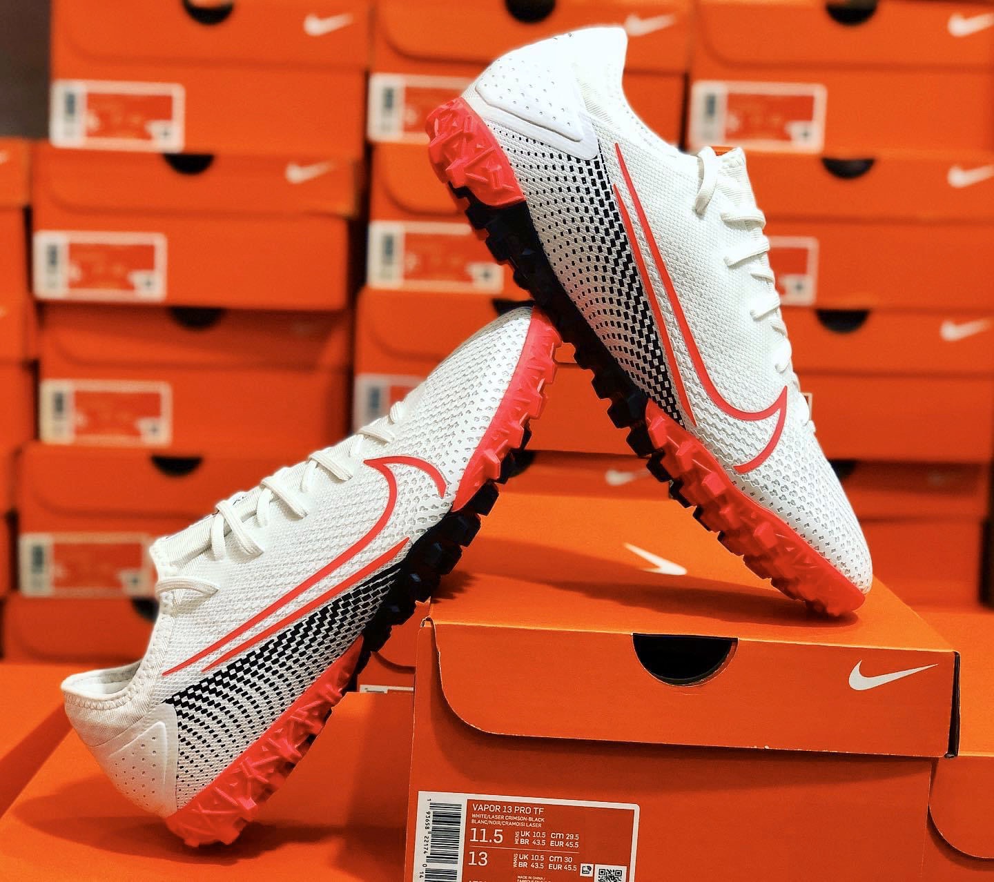 Giày đá bóng chính hãng Nike