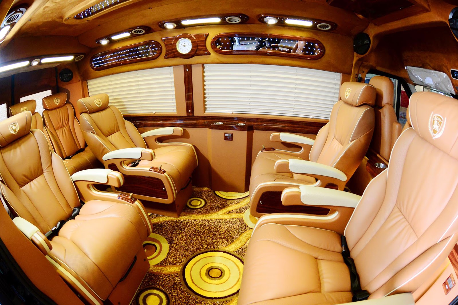 thuê xe Limousine