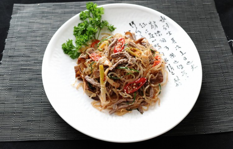 Japchae – Miến trộn Hàn Quốc