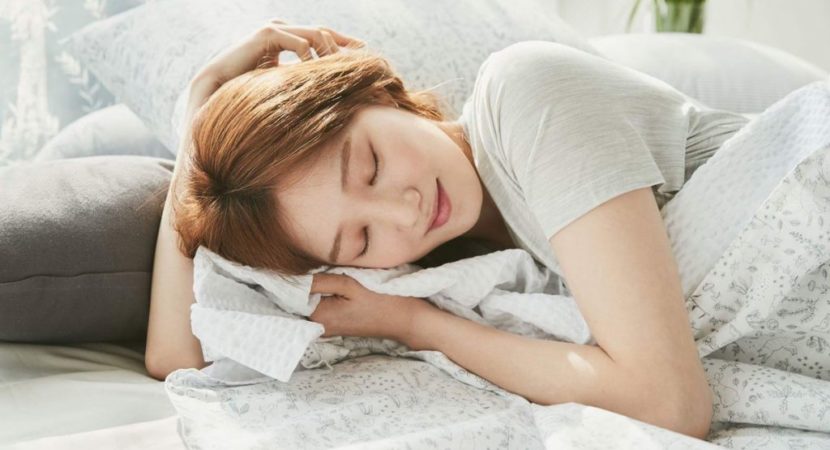 Mặt nạ ngủ là gì? Công dụng và cách sử dụng mặt nạ ngủ | HillsBeauty.vn
