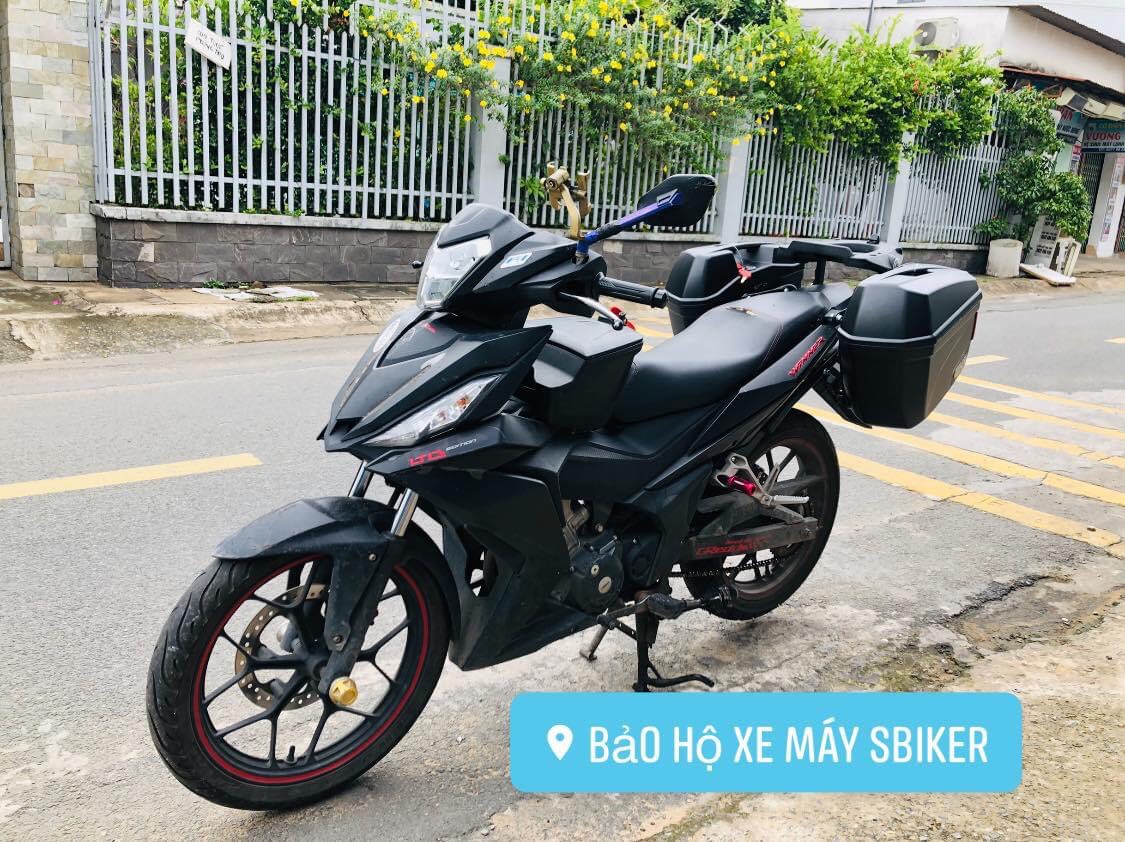 Thùng hông givi winner 150