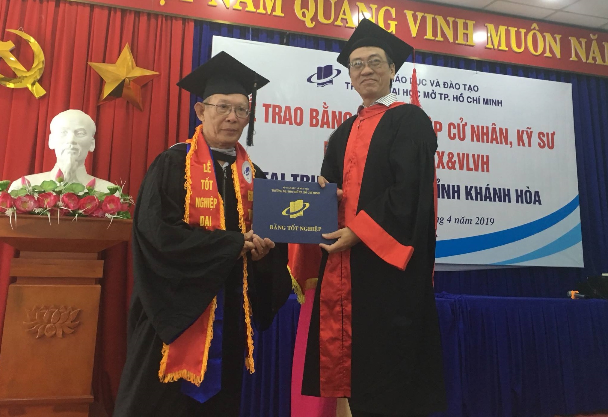 Bằng cử nhân là gì? 1