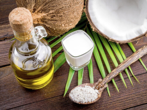 Bôi dầu dừa lên mặt hàng ngày có tốt không 3