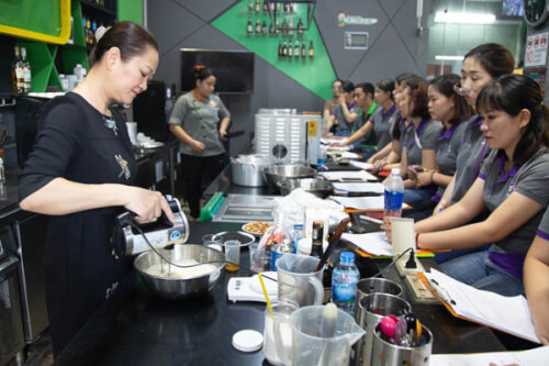 Khám Phá Lớp Học Làm Kem Tinh Bột Để Mở Quán Kinh Doanh