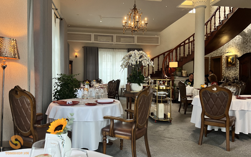 Nhà hàng Quận 2 - 8
