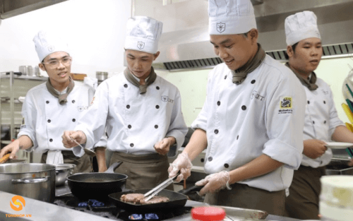 Các trường đại học đào tạo đầu bếp tại TP.HCM - Tonghop.vn (1) 