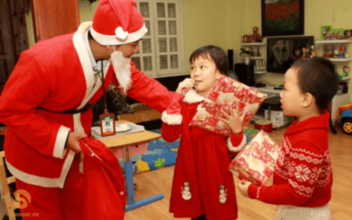 Dịch vụ ông già noel tặng quà tại TP.HCM - Tonghop.vn (3)