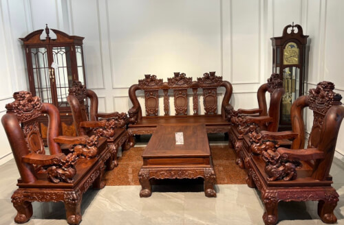 Cửa hàng đồ gỗ nội thất tại TPHCM 2