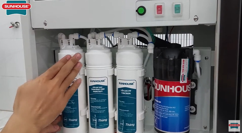 Máy lọc nước gặp trục trặc sẽ khiến nguồn nước tinh khiết bị gián đoạn, làm ảnh hưởng đến nhu cầu của người dùng trong quá trình sử dụng.