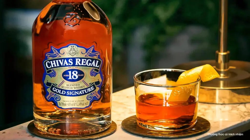 Với thời gian ủ rượu ít nhất 18 năm, Chivas 18 mang đến những trải nghiệm độc đáo cho người dùng