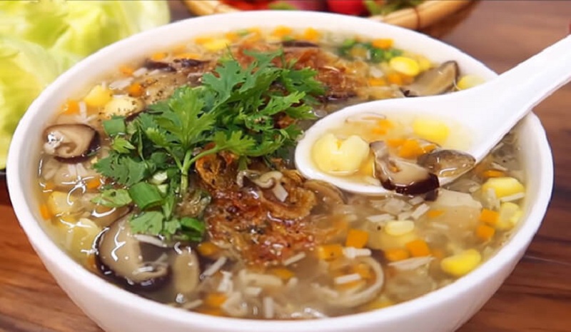 Súp gà ngô nấm tăng sức đề kháng, hỗ trợ phục hồi cơ thể