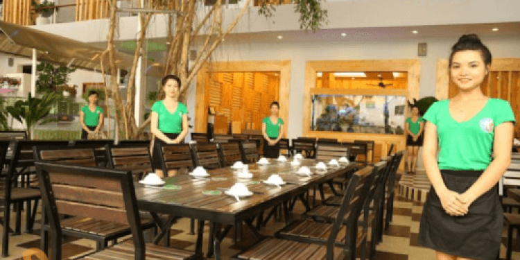 Nhà hàng Quận 1 - 2