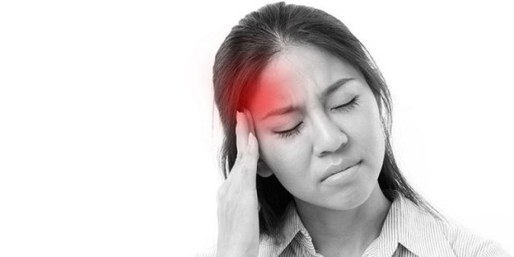 Cách massage trị đau nửa đầu bên phải