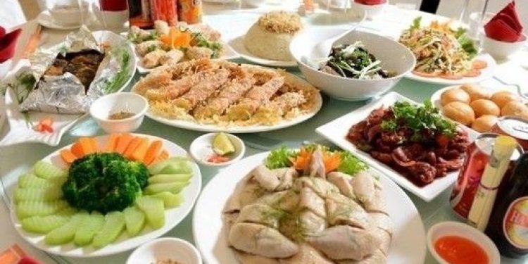 món ăn đãi tiệc sinh nhật