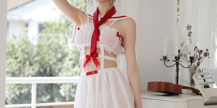 mẫu cosplay gợi cảm